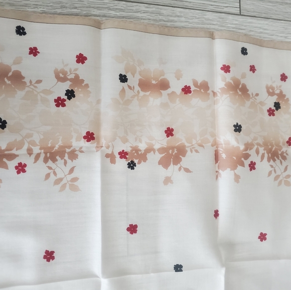 Burberry Scarf/Hankies - Picture 17 of 17